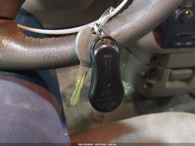 2001 CHRYSLER TOWN & COUNTRY 2C4GP54L21R200770 Photo 10
