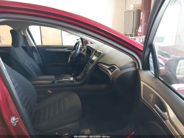 3FA6P0T92KR216957 Ford FUSION SE