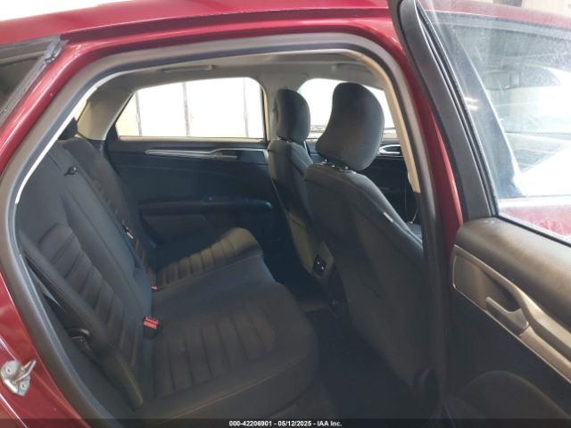 3FA6P0T92KR216957 Ford FUSION SE