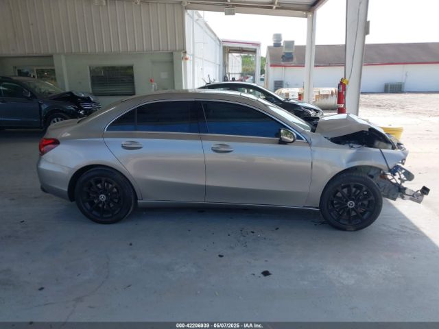 W1K3G4EB8LW045222 Mercedes-Benz A 220