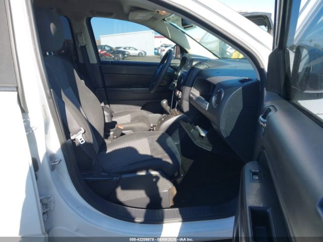 1C4NJCBA5GD615592 Jeep Compass Sport