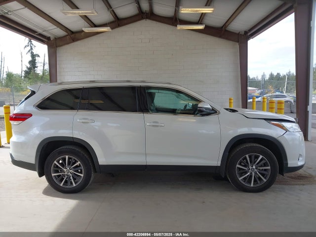 5TDJZRFH2KS588298 Toyota Highlander Xle