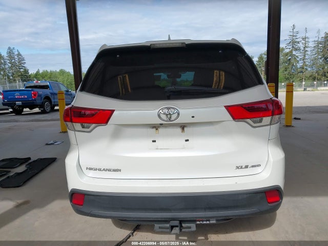 5TDJZRFH2KS588298 Toyota Highlander Xle