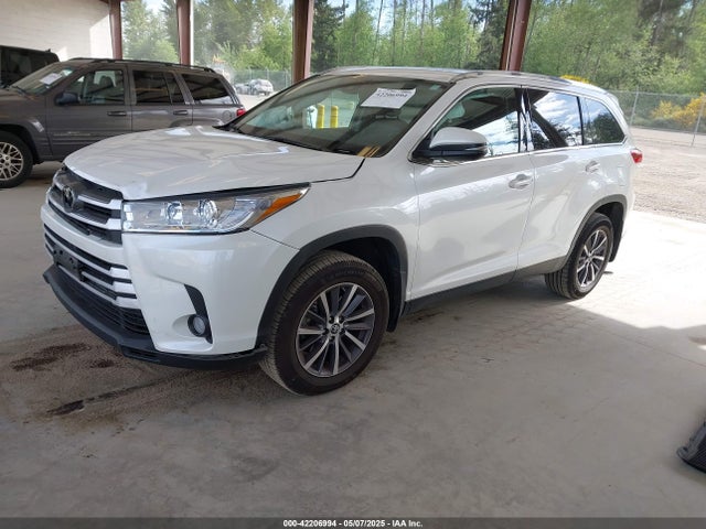 5TDJZRFH2KS588298 Toyota Highlander Xle