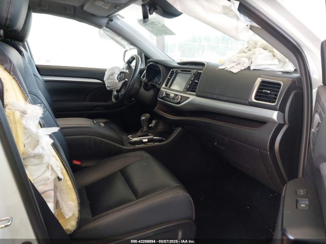 5TDJZRFH2KS588298 Toyota Highlander Xle