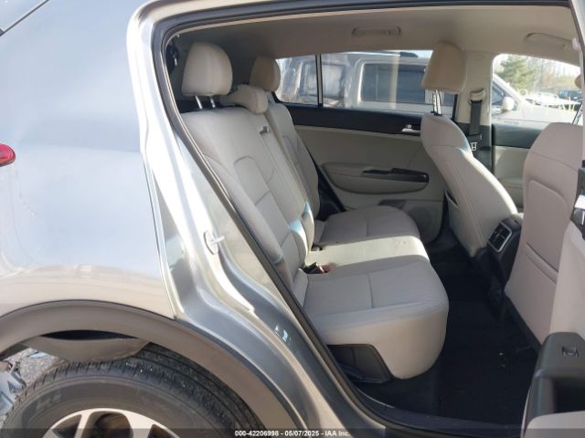 KNDPMCAC0M7862502 KIA Sportage Lx