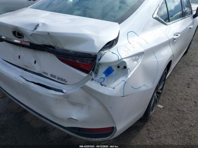 58AD11D17RU012342 Lexus ES 250