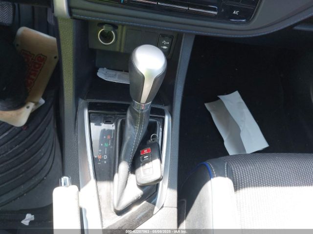 5YFBURHE7JP775209 Toyota COROLLA SE