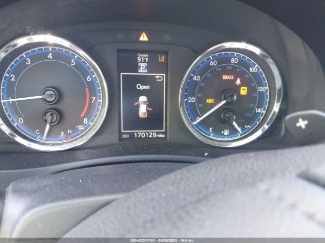 5YFBURHE7JP775209 Toyota COROLLA SE