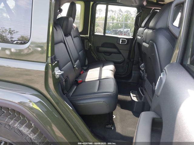 1C4PJXEG1RW242431 Jeep Wrangler 4-door Sahara 4x4