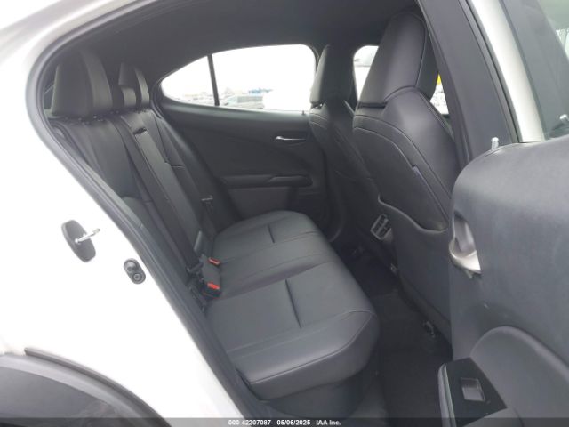 JTHX9JBH5M2038636 Lexus UX 250H