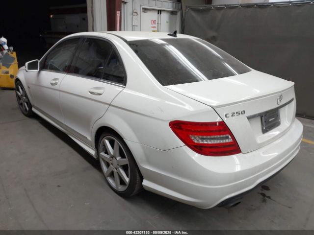 2012 MERCEDES-BENZ C 250 WDDGF4HB6CA614243 Photo 2