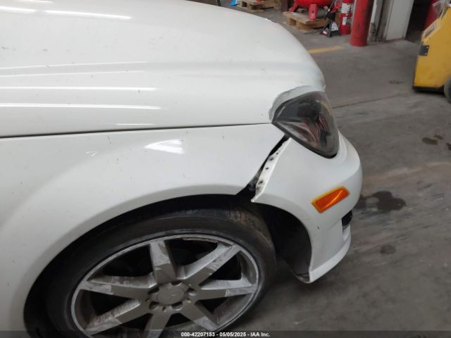 2012 MERCEDES-BENZ C 250 WDDGF4HB6CA614243 Photo 5