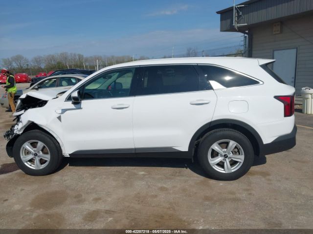 5XYRGDLC5NG103948 KIA SORENTO LX