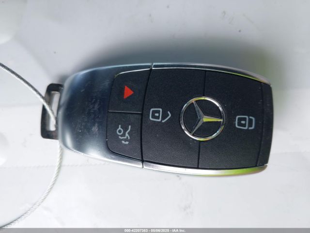 W1K5J4GB4NN321833 Mercedes-Benz m260