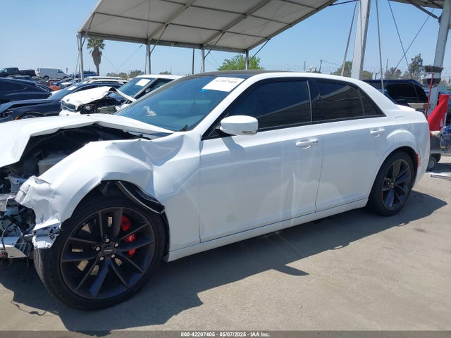 2C3CCAPJ0PH501084 Chrysler 300 300c