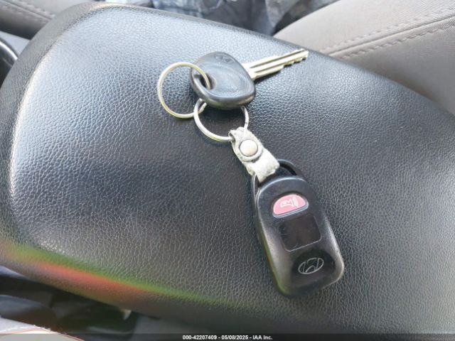 5NPDH4AE2EH457074 Hyundai ELANTRA SE