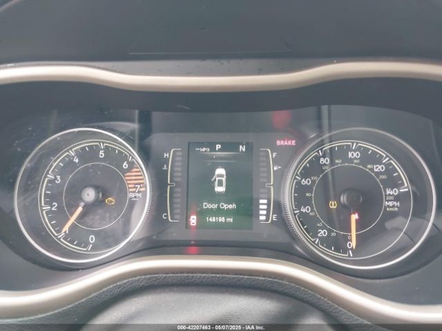 1C4PJMCB4HW519173 Jeep Cherokee Latitude 4x4