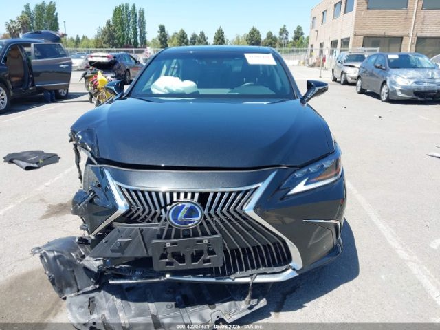 58AEA1C11MU012609 Lexus Es 300h Luxury