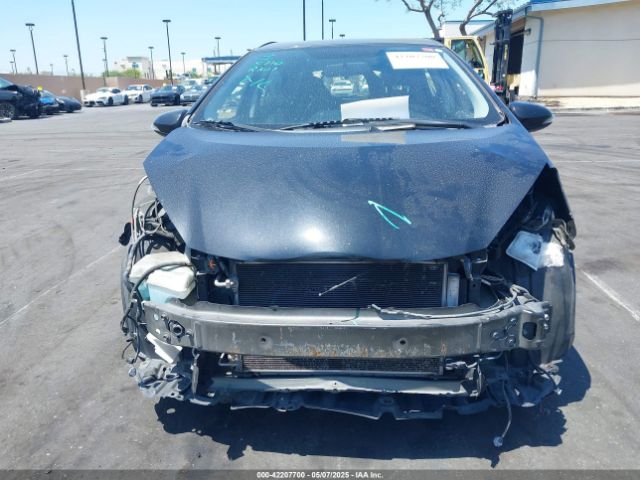 JTDKDTB35F1106470 Toyota Prius C Three