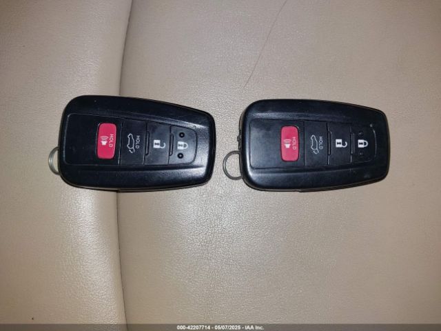 2T3A1RFV3KC047290 Toyota Rav4 Xle Premium