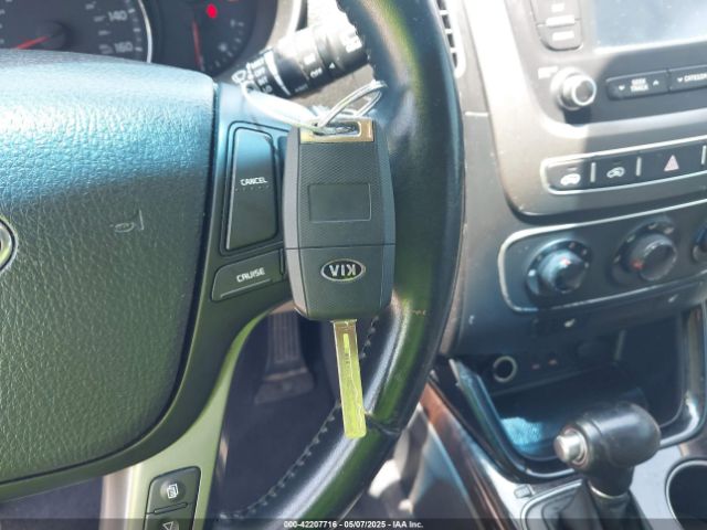 5XYKT4A63FG574332 KIA SORENTO LX