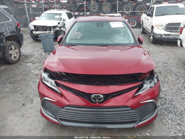 4T1C11AK4NU697085 Toyota CAMRY LE