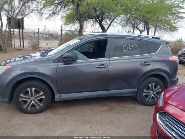 2T3BFREV0GW497072 Toyota RAV4 LE