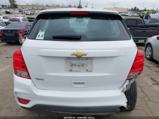 3GNCJKSB2JL300168 Chevrolet TRAX LS
