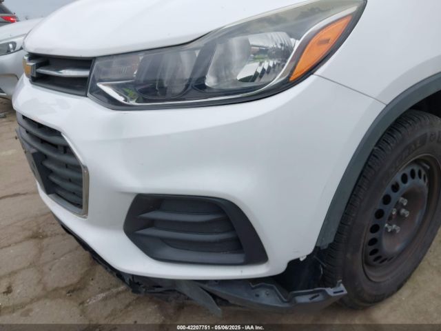 3GNCJKSB2JL300168 Chevrolet TRAX LS
