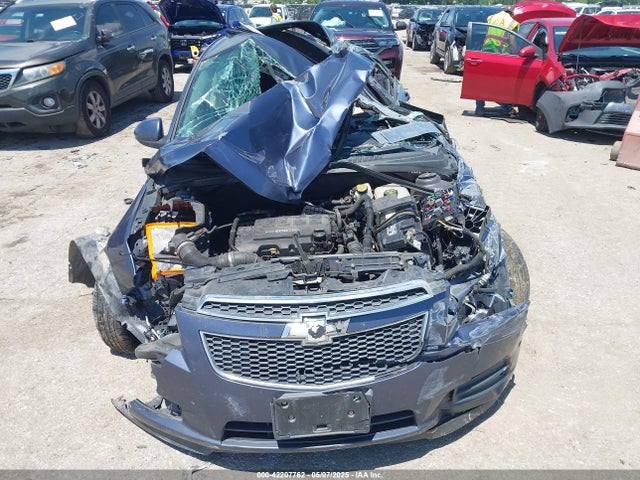 1G1PC5SBXE7460968 Chevrolet Cruze 1lt Auto