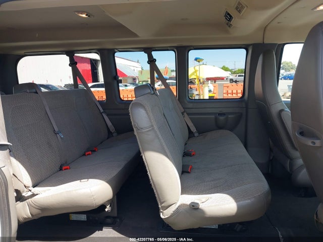 1GAWGFFGXL1155840 Chevrolet Express Passenger Rwd 2500 Regular Wheelbase Lt