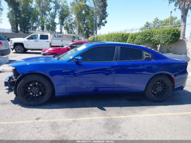 2C3CDXBG6KH729739 Dodge Charger Sxt Rwd