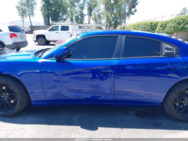 2C3CDXBG6KH729739 Dodge Charger Sxt Rwd