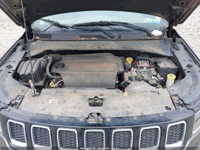 3C4NJDBB6JT175768 Jeep Compass Latitude 4x4