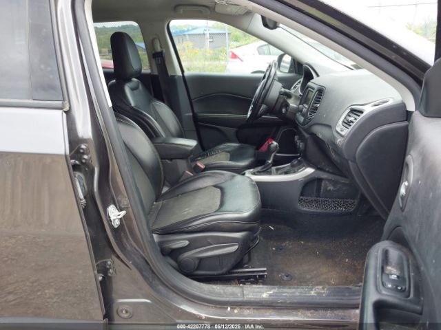 3C4NJDBB6JT175768 Jeep Compass Latitude 4x4