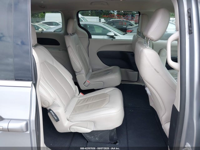 2C4RC1BG3MR552828 Chrysler Pacifica Touring L