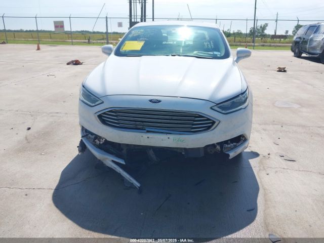 3FA6P0RU3JR124007 Ford Fusion Hybrid Titanium