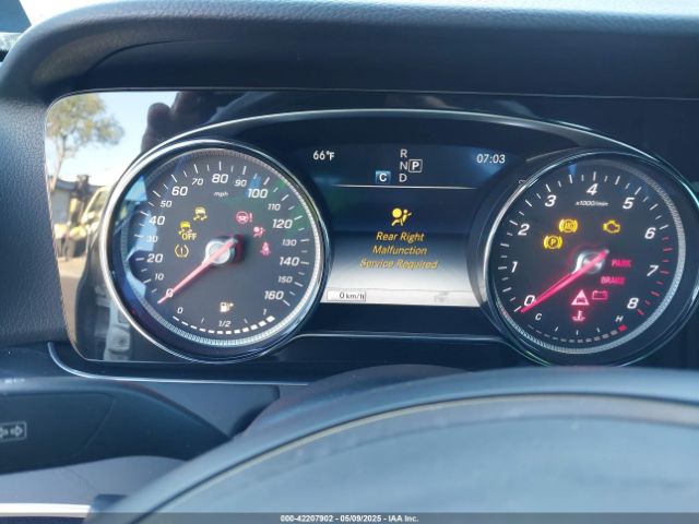 WDDZF4JB7HA105675 Mercedes-Benz E 300