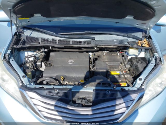 5TDYK3DC7FS681105 Toyota Sienna Xle 8 Passenger