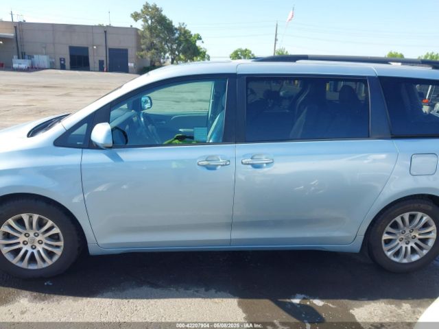5TDYK3DC7FS681105 Toyota Sienna Xle 8 Passenger