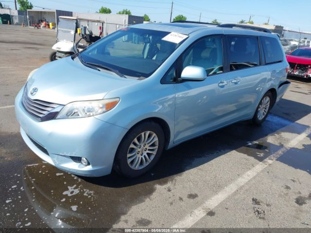 5TDYK3DC7FS681105 Toyota Sienna Xle 8 Passenger