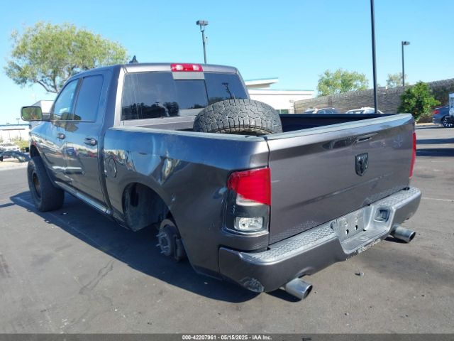 2017 RAM 1500 1C6RR6MT4HS570384 Photo 2