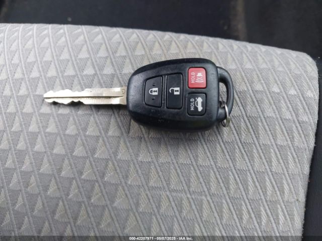 4T1BF1FK0EU392575 Toyota CAMRY SE