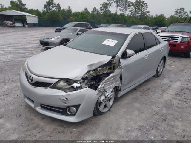 4T1BF1FK0EU392575 Toyota CAMRY SE