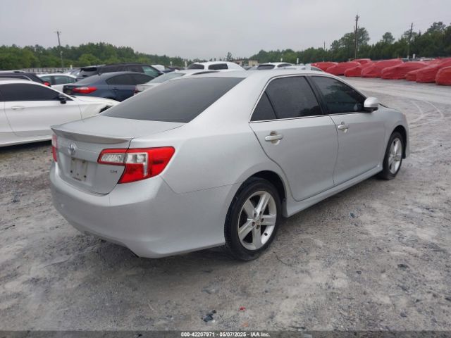 4T1BF1FK0EU392575 Toyota CAMRY SE