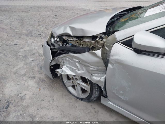 4T1BF1FK0EU392575 Toyota CAMRY SE