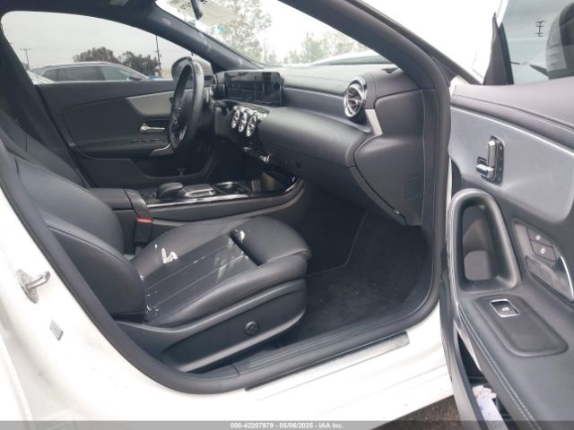 2021 MERCEDES-BENZ CLA 250 W1K5J4GB2MN190996 Photo 4