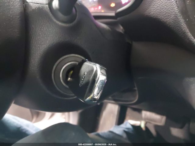 KNDJ23AU8L7720076 KIA SOUL S