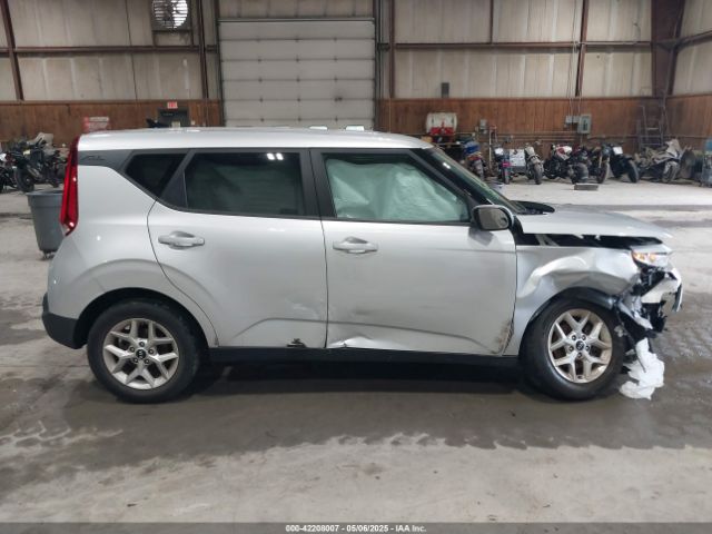 KNDJ23AU8L7720076 KIA SOUL S